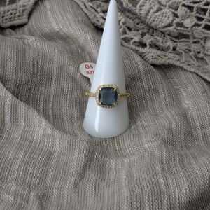 Elegant Gold and Blue Stone Ring